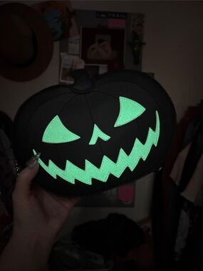 Glow-In-The-Dark Pumpkin Crossbody Bag - Black/Green